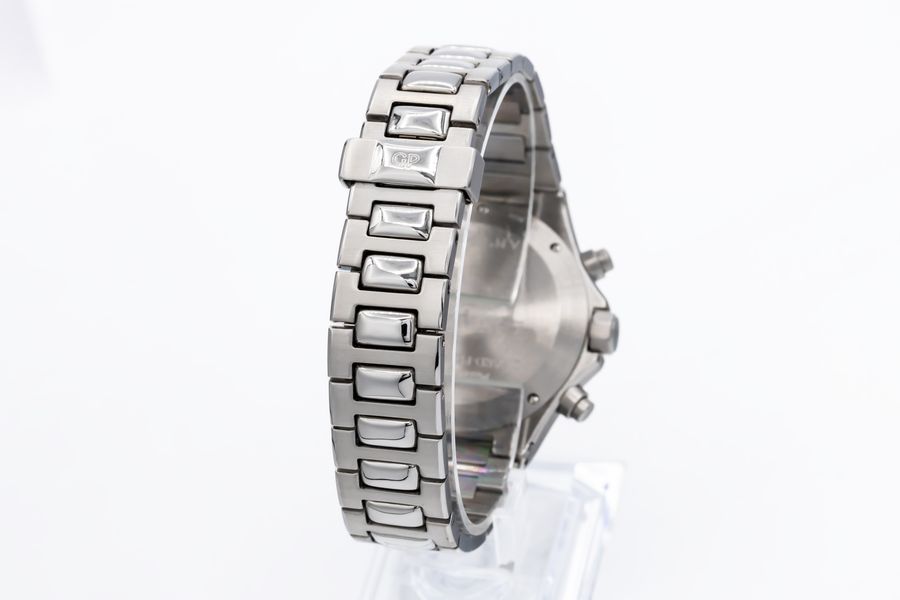 Girard Perregaux Laureato 8017